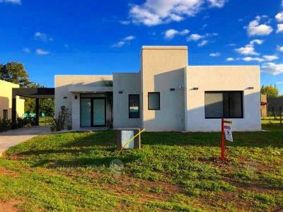 Casa en venta en Manzanares Chico, Pilar