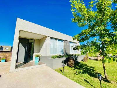 Casa 3 dormitorios en venta en Villanueva, Tigre