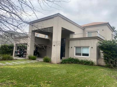 Casa 4 dormitorios en venta en Bella Vista, San Miguel