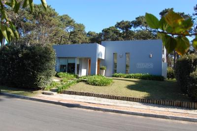 Casa en venta en Lugano, Punta del Este