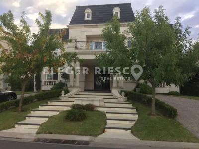 Casa 4 dormitorios en venta en Nordelta, Tigre