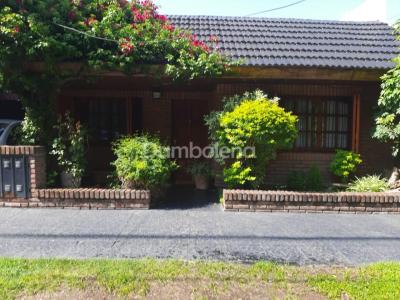 Casa en venta en Castelar, Moron