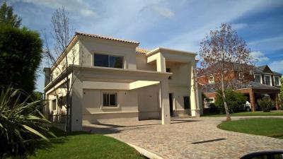 Casa 4 dormitorios en venta en Ayres Del Pilar, Pilar