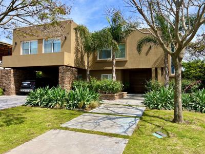 Casa 4 dormitorios en venta en Nordelta, Tigre