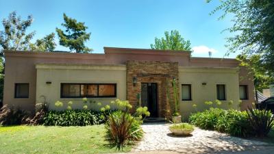Casa 3 dormitorios en venta en La Cuesta, Pilar