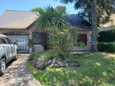 Casa 4 dormitorios en venta en Banco Provincia, Moreno