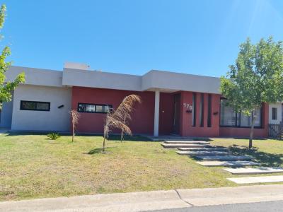 Casa 3 dormitorios en venta en Villanueva, Tigre