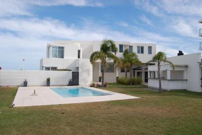 Casa 6 dormitorios en venta en Punta del Este, Punta del Este