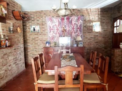 Casa 4 dormitorios en venta en Banco Provincia, Moreno