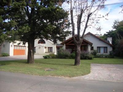 Casa 7 dormitorios en venta en Highland Park CC, Pilar