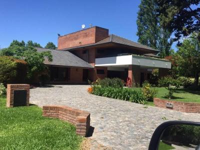 Casa 4 dormitorios en venta en Highland Park CC, Pilar