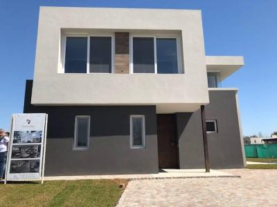 Casa 5 dormitorios en venta en Ayres Plaza, Pilar
