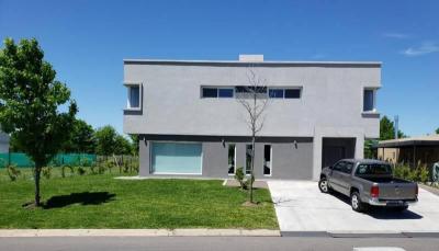 Casa 4 dormitorios en venta en Ayres Plaza, Pilar