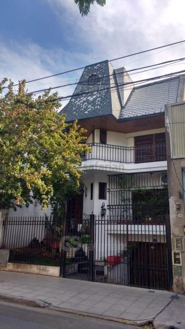 Casa 4 dormitorios en venta en Flores, Ciudad de Buenos Aires