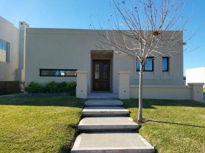 Casa 4 dormitorios en venta en Nordelta, Tigre