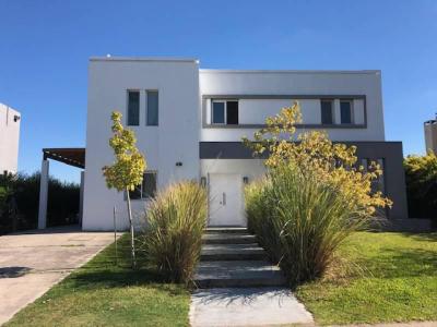 Casa en venta en Los Alisos, Nordelta