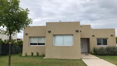 Casa 3 dormitorios en venta en Villanueva, Tigre
