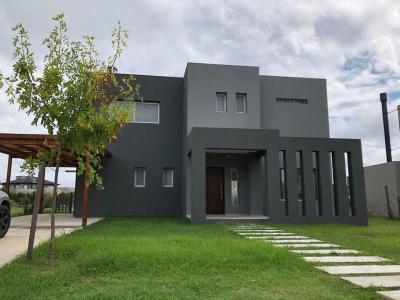 Casa 3 dormitorios en venta en Villanueva, Tigre