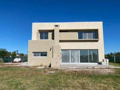 Casa 3 dormitorios en venta en El Canton, Escobar