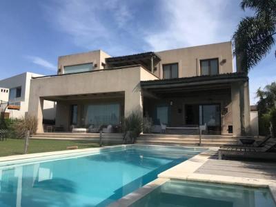 Casa en venta en Santa Barbara, Tigre