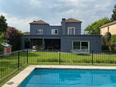 Casa 4 dormitorios en venta en Santa Barbara, Tigre