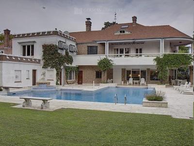 Casa 6 dormitorios en alquiler en San Isidro