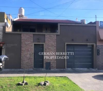Casa 3 dormitorios en venta en Lanus Este, Lanus