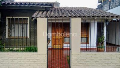 Casa 2 dormitorios en venta en Parque San Martin, Merlo