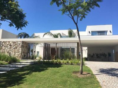 Casa 5 dormitorios en venta en Nordelta, Tigre