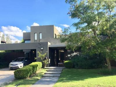 Casa en venta en Santa Barbara, Tigre