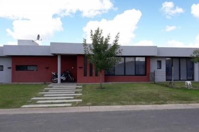 Casa 3 dormitorios en venta en Villanueva, Tigre