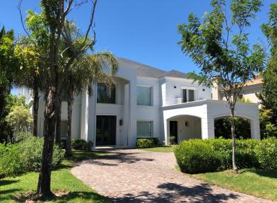 Casa 4 dormitorios en venta en Nordelta, Tigre