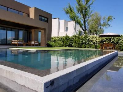 Casa 4 dormitorios en venta en General Pacheco, Tigre