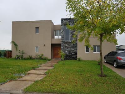 Casa 3 dormitorios en venta en El Canton, Escobar