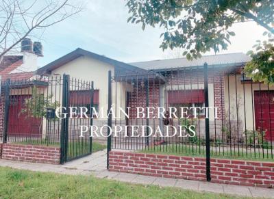 Casa 2 dormitorios en venta en Mar Del Plata, General Pueyrredon