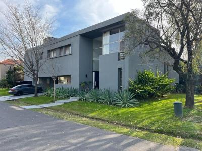 Casa 3 dormitorios en alquiler temporario en General Pacheco, Tigre
