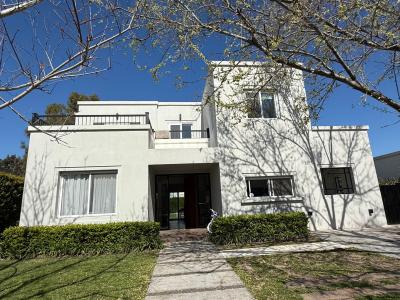 Casa 3 dormitorios en alquiler temporario en General Pacheco, Tigre