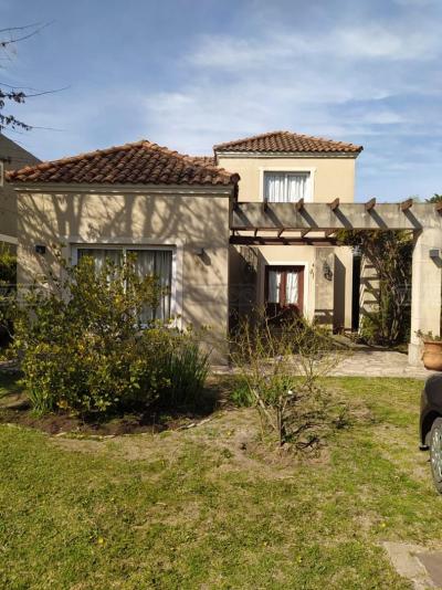 Casa 3 dormitorios en venta en Francisco Álvarez, Moreno