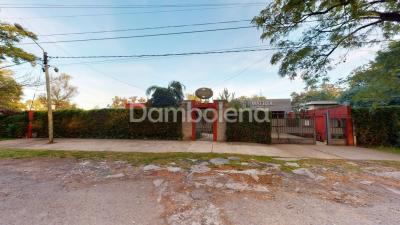 Casa 3 dormitorios en venta en Paso del Rey, Moreno