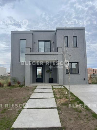 Casa 3 dormitorios en venta en Puertos, Escobar