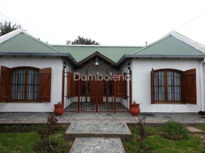 Casa 4 dormitorios en venta en Necochea