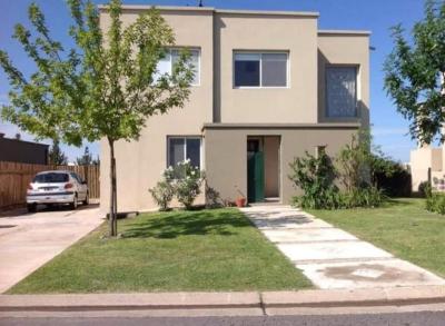 Casa 3 dormitorios en venta en Villanueva, Tigre