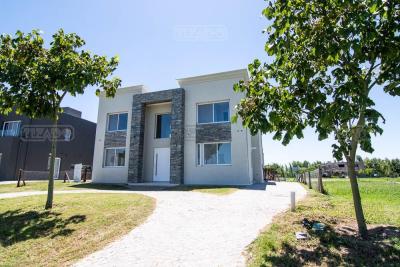 Casa en venta en Acacias, Puertos