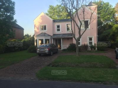 Casa en venta en Los Fresnos, Pilar