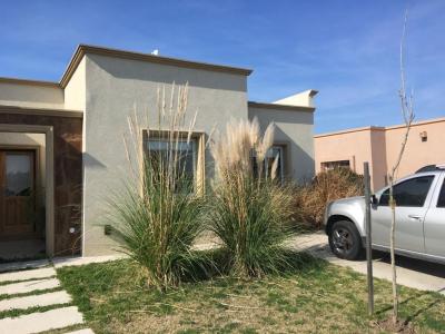 Casa 4 dormitorios en venta en Villanueva, Tigre