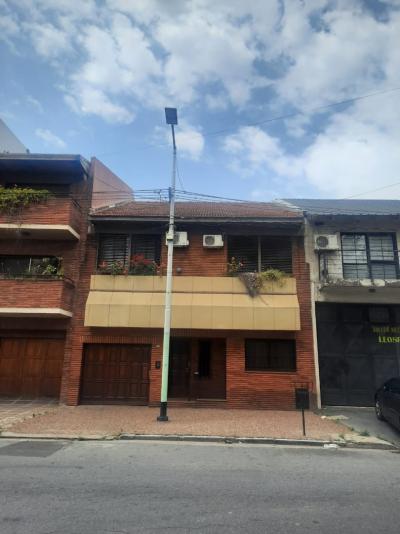 Casa 4 dormitorios en venta en Avellaneda