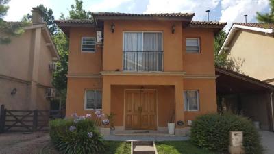 Casa 3 dormitorios en venta en Casas del Prado, Pilar