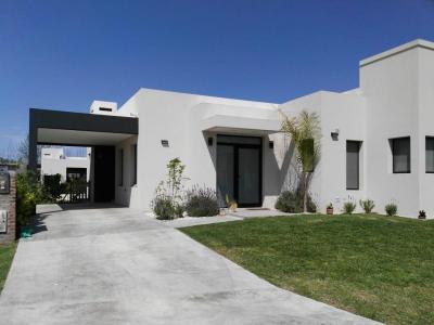 Casa en venta en Manzanares Chico, Pilar