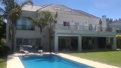 Casa 4 dormitorios en venta en La Lomada, Pilar