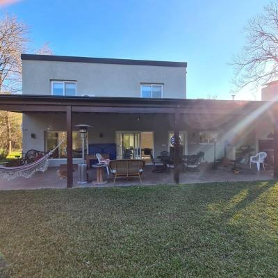 Casa 5 dormitorios en venta en Los Pilares, Pilar